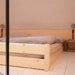 Mooki Rumbach Budapest