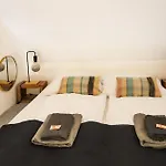 Mooki Rumbach Budapest
