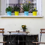 Mooki Rumbach Budapest
