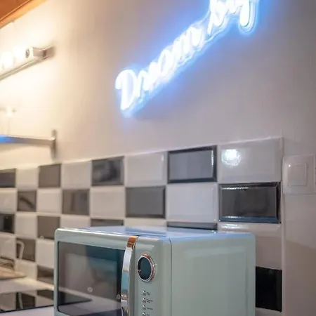 Mooki Rumbach Budapest