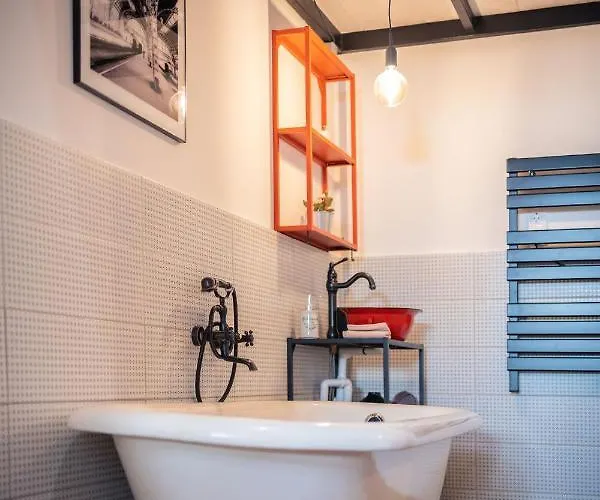 Mooki Rumbach * Budapesta