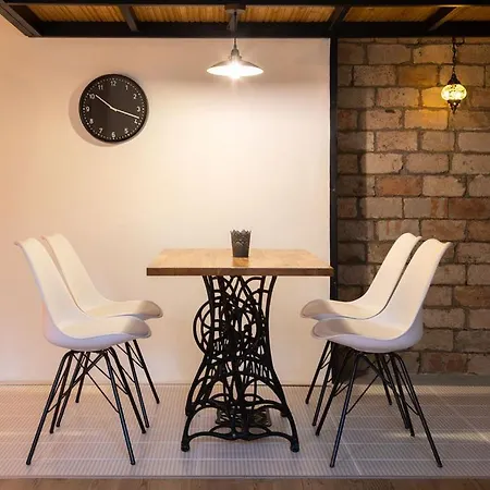 Mooki Rumbach בודפשט