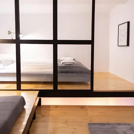 Mooki Rumbach דירה *